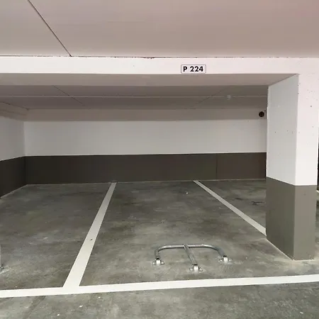 Apartment Luxury With Pool & Parking *