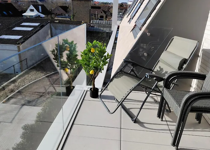 Luxury With Pool & Parking *