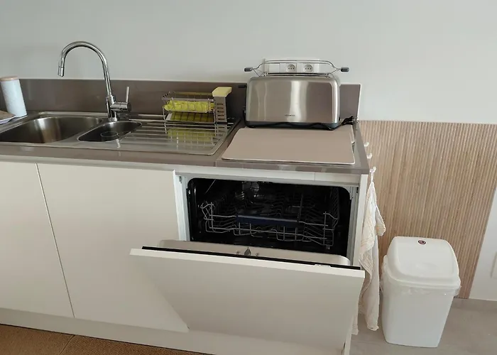 Luxury With Pool & Parking *