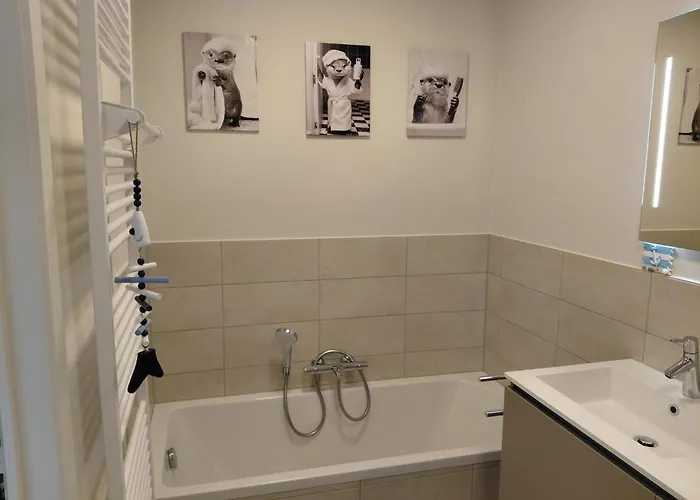 Luxury With Pool & Parking Apartment