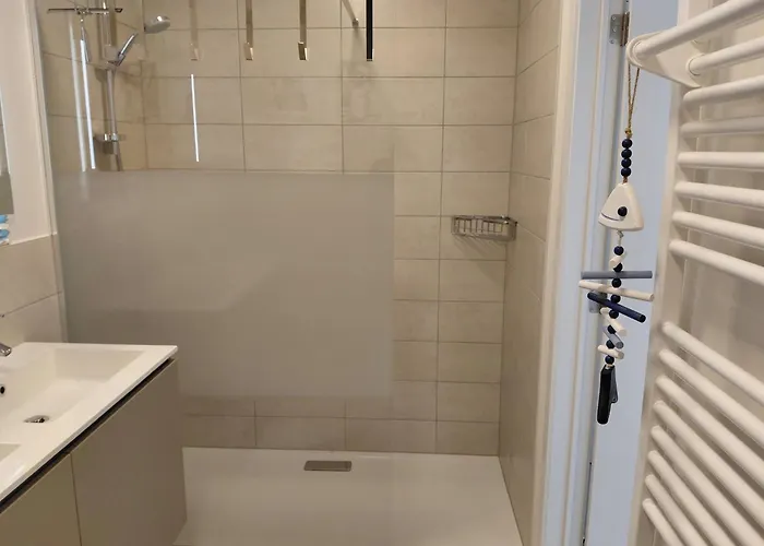 Luxury With Pool & Parking