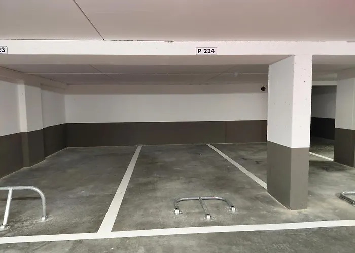 Apartment Luxury With Pool & Parking *