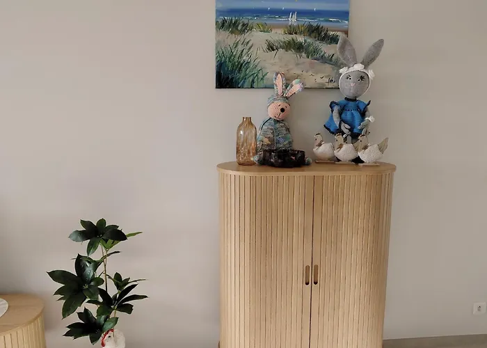 Luxury With Pool & Parking Apartment